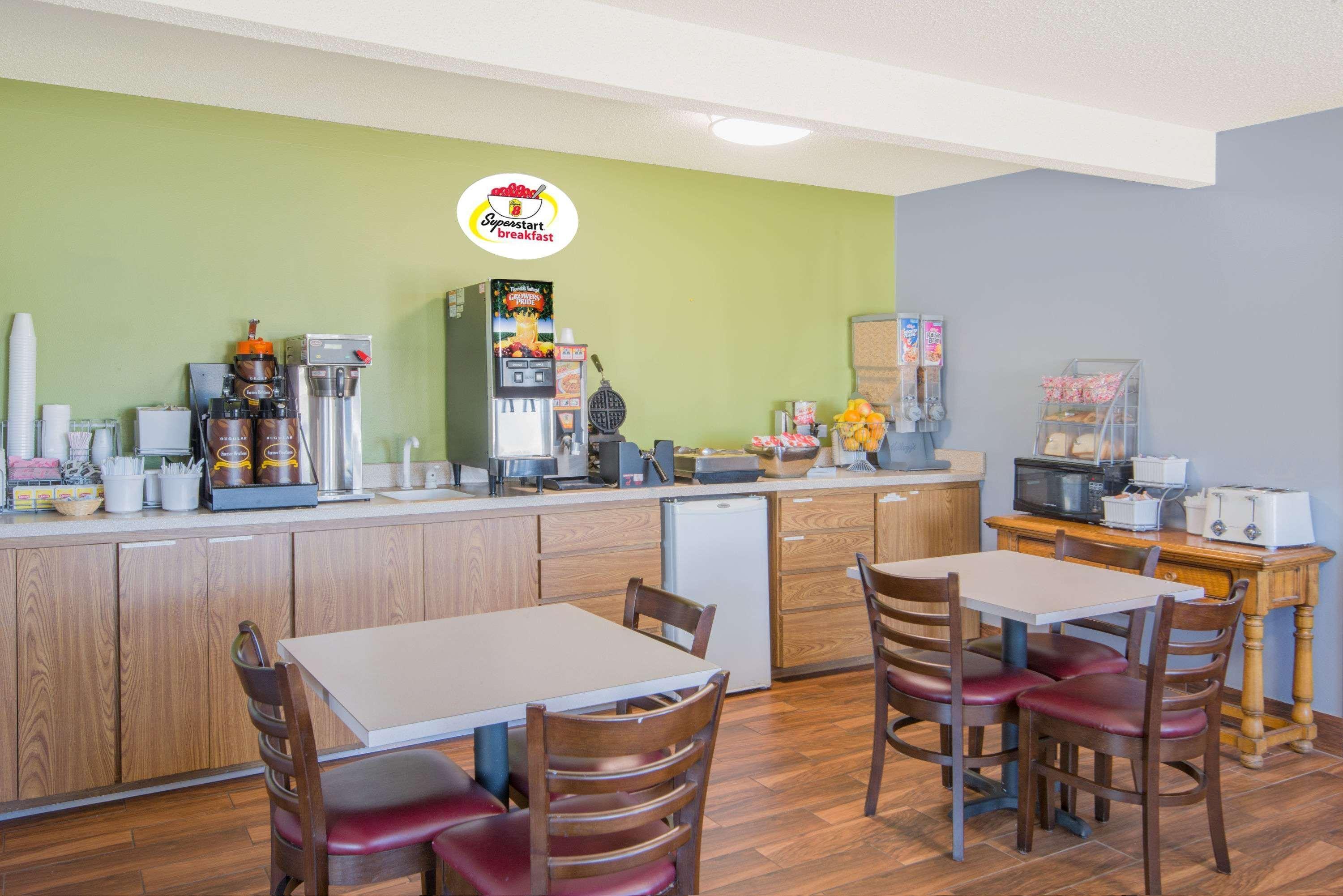 Hotel Super 8 By Wyndham Toledo