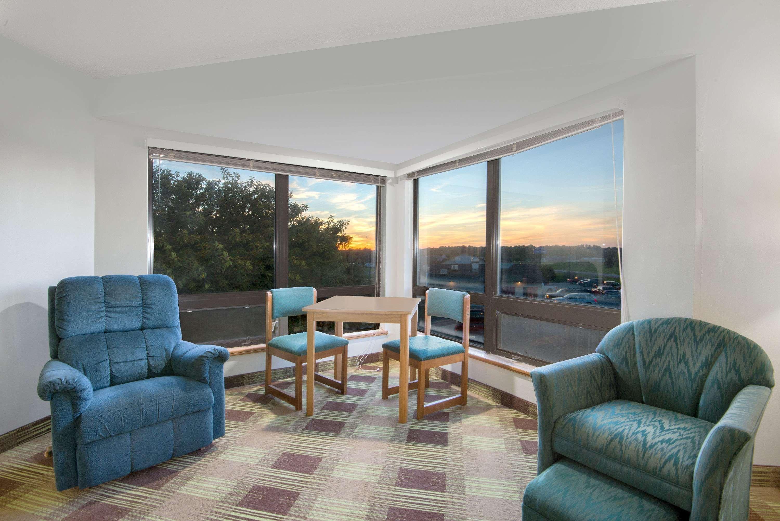 Super 8 By Wyndham Toledo
