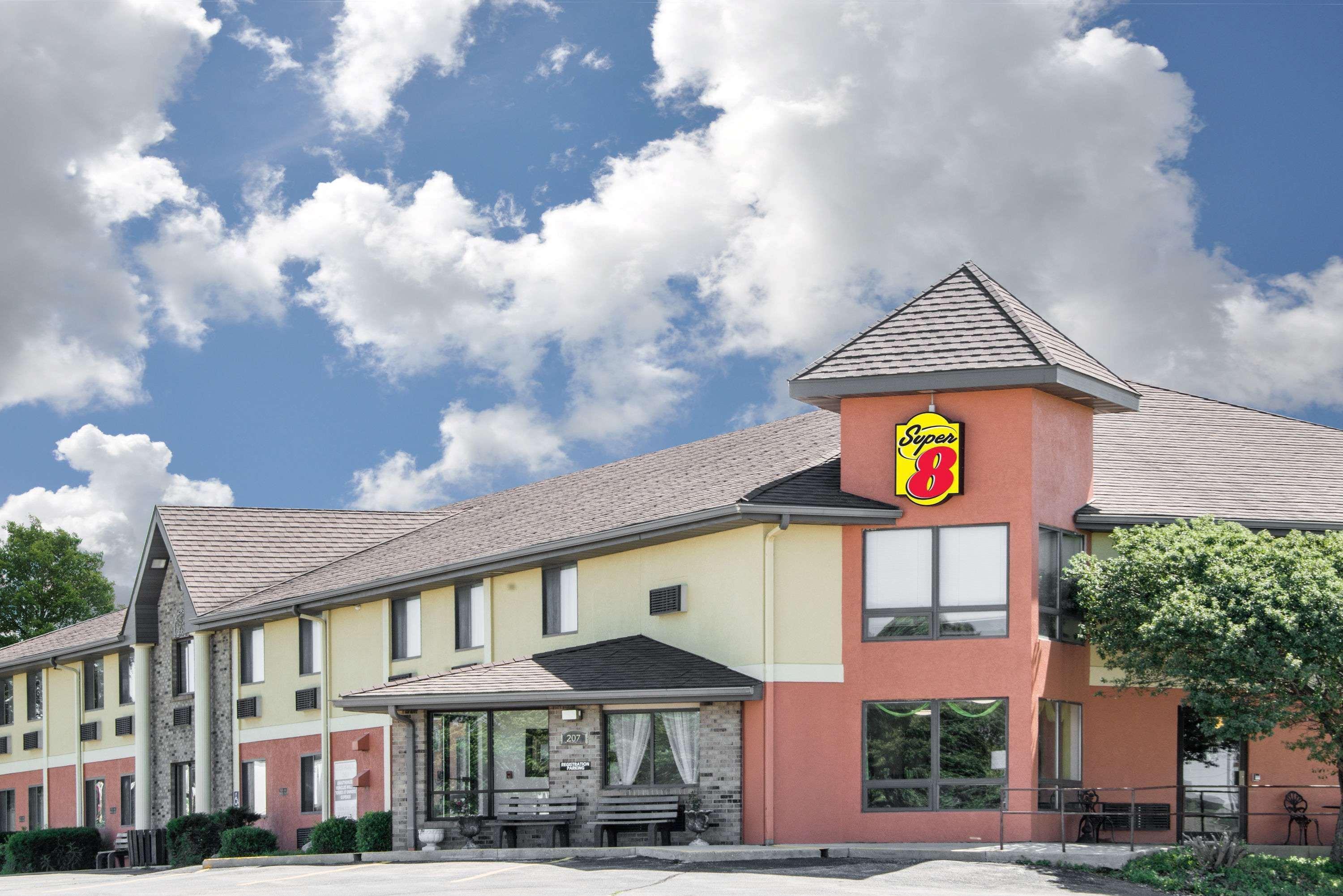 Super 8 By Wyndham Toledo
