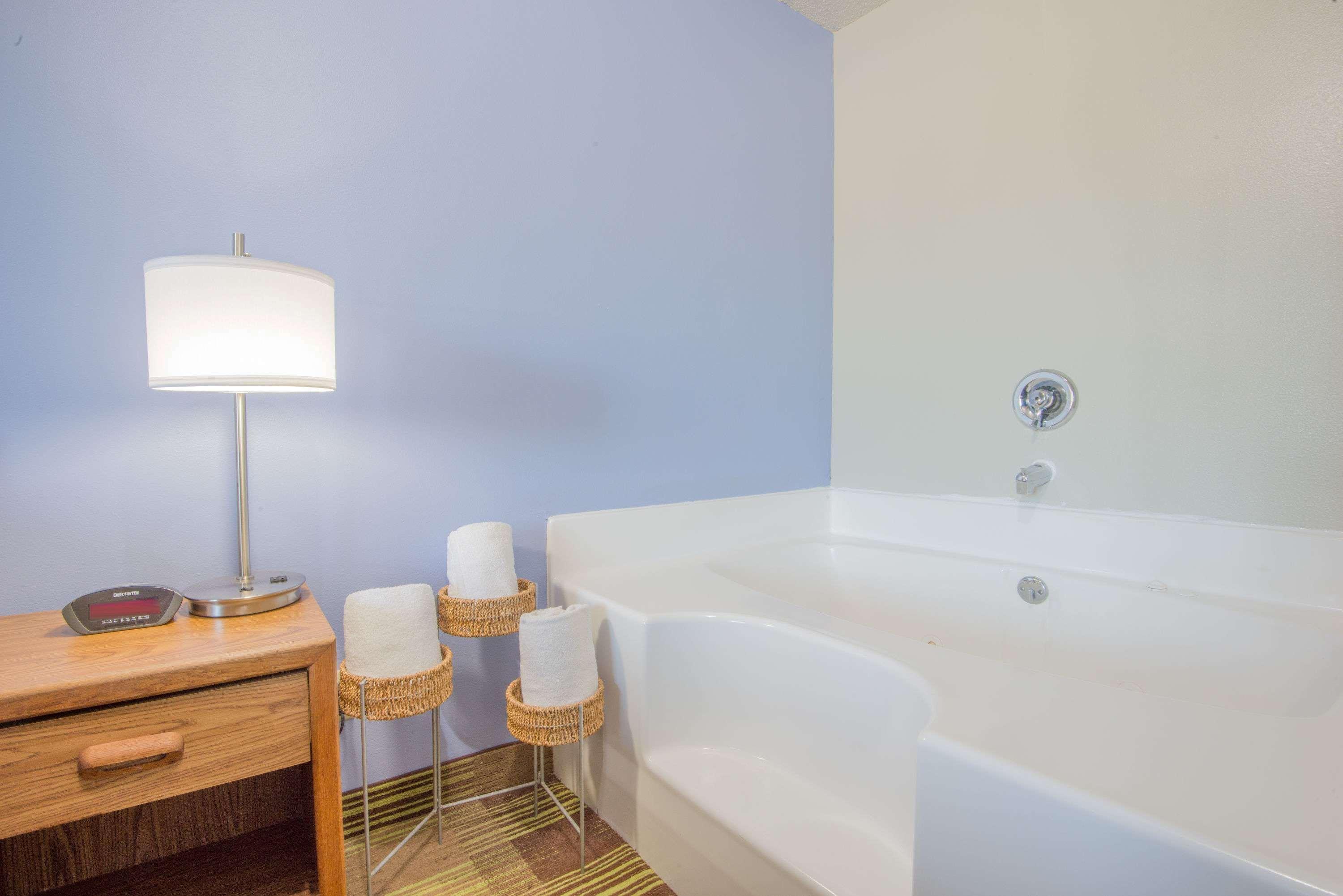 Hotel Super 8 By Wyndham Toledo