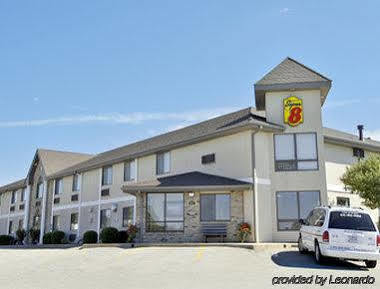Super 8 By Wyndham Hotel