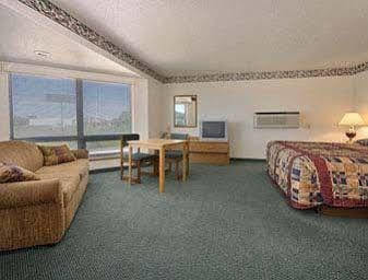 Super 8 By Wyndham Hotel 2*